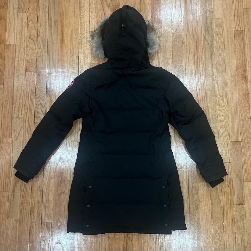 Canada Goose Women's Shelburne Parka - Black with Fur - Like New - Medium - Picture 5 of 15